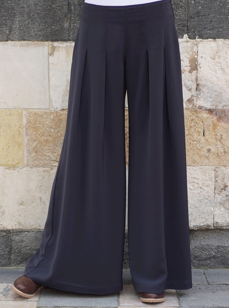 Wide Flare Pleated Trousers