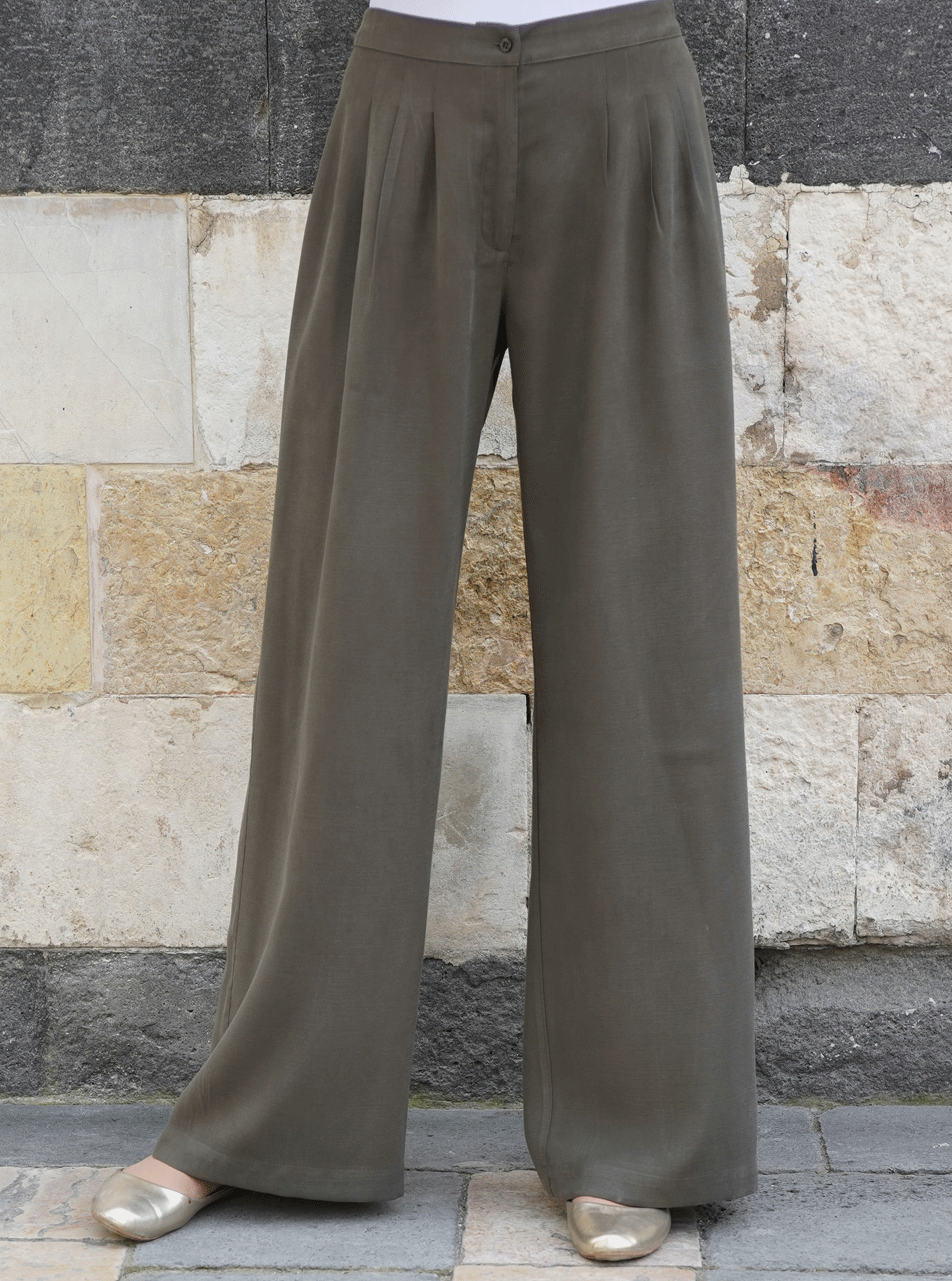 Triple Pleated Trousers